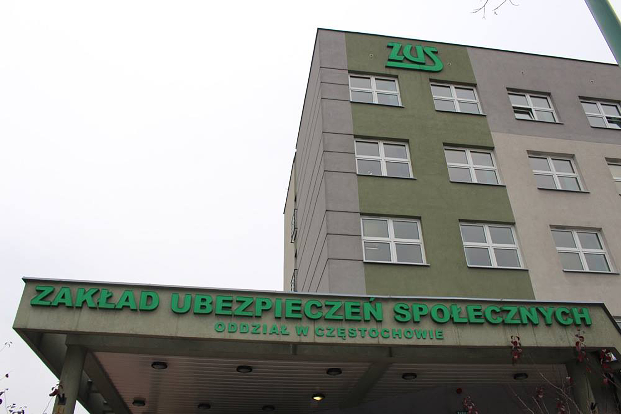 При каких условиях украинцы имеют право на пенсии в Польше: объяснение ZUS